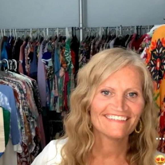 Meet your Posher, Kelly - Picture 3 of 11